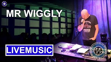 EMOM1 Live Music: @Mr.Wiggly