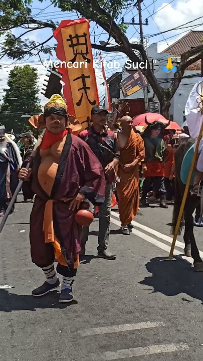 Biksu Tong Sam Chong Squad Mencari Kitab Suci #karnaval #karnavalbanyuwangi #gentengbanyuwangi