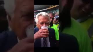 Bob Hawke 2012 Neck that Beer