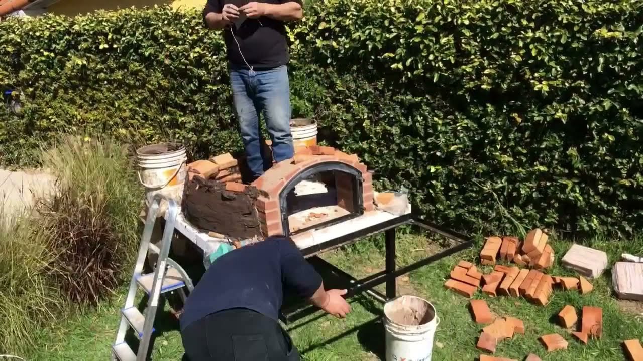 HORNO DE BARRO CONSTRUCCION PARA LOCOS X EL ASADO - WOOD FIRED OVEN BUILD -  YouTube