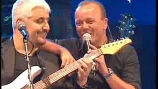'O scarrafone Pino Daniele Gigi D'Alessio - Fischi per D'Alessio live Napoli 2008 chords