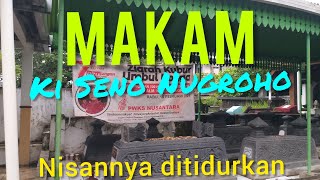 Makam Ki Seno Nugroho. Mengapa kedua Nisannya ditidurkan ?