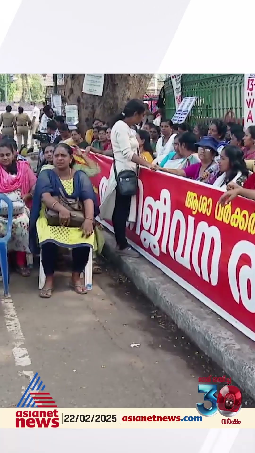 '97 കോടി മാത്രമാണ് കേന്ദ്രസർക്കാർ നൽകാനുള്ളത്, പിന്നെ എന്തിനീ കളവുകൾ പറയുന്നു?'