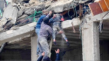 Turkey Earthquake : Video shows building collapse as earthquake strikes