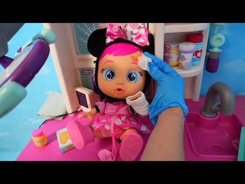 Cry Babies Baby doll Minnie breaks arm and goes to the doll hospital care center baby doll videos