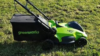 Газонокосилка Greenworks 40 V GD40LM16X Обзор. Аккумулятор и газон после стрижки