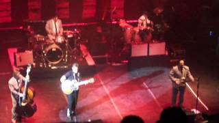 CHRIS ISAAK - Doin&#39; the﻿ best I can - RING OF FIRE - PARIS GRAND REX - 12.10.2012