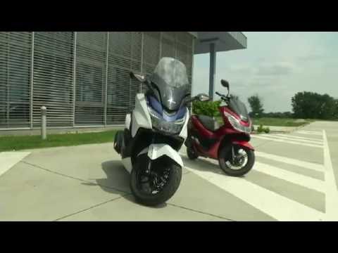 MOTOŠKOLA IV / HONDA PCX vs. HONDA FORZA - YouTube