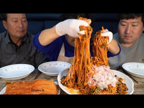 갓 사온 싱싱한 숭어와 <strong>가자미</strong> 얹은 비빔 회국수~ (Spicy Noodles with raw fish) <strong>요리</strong>&amp;먹방!! - Mukbang eating show