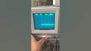 IMG 1874TEKTRONIX 7704A OSCILLOSCOPE Oscilloscope 7B53A, 7A18, 7A26 & 7BA85 Dual Traces