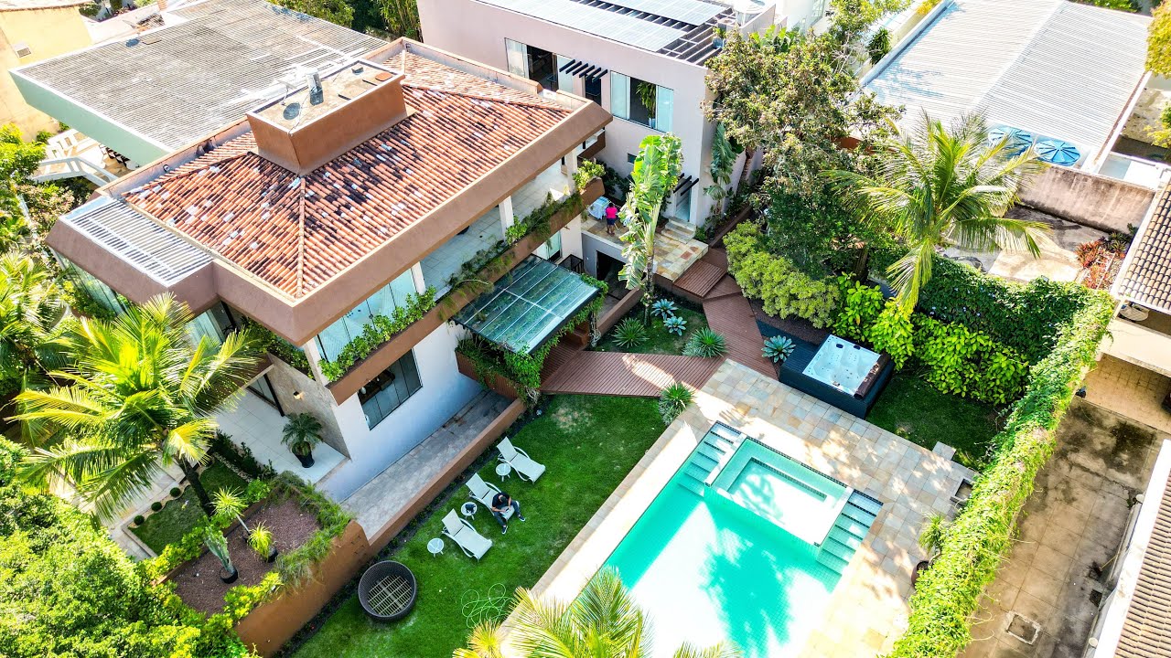 MANSÃO COM VISTA DE TIRAR O FOLEGO A POUCOS PASSOS DA PRAIA DE ITACOATIARA I Luís Imóveis