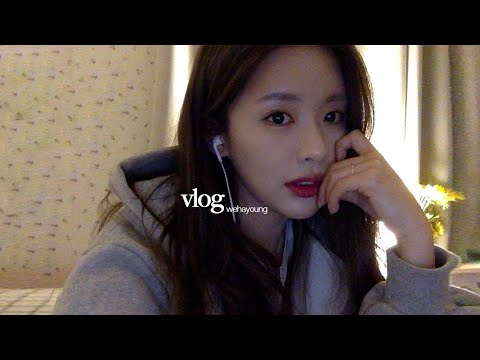 [VLOG]일상 브이로그|먹방 브이로그(쉬림프핫치킨피자,치즈케이크,초코슈,<strong>바닐라슈</strong>,교촌콤보반반)|뉴발란스 스타우드327|딥디크 향수|작업실 구하기|반려견 목도리 뜨개질 성공..?