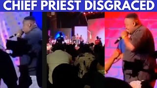 We No Send Your Papa Watch As Abuja Crowd Disgraced Chief Priest On Stage
