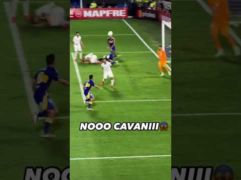 CAVANI FALLA GOL