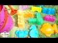 العاب الرمال على شاطئ البحر | اطفال يلعبون بالرمال ويتعلمون الالوان | Play By Sand Toys On The Beach