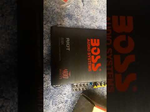 Boss Audio 400 Watt amplifier