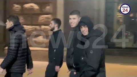 Локали с маски и качулки на протест пред Министерски съвет, крещят, заплашват, снимат и псуват