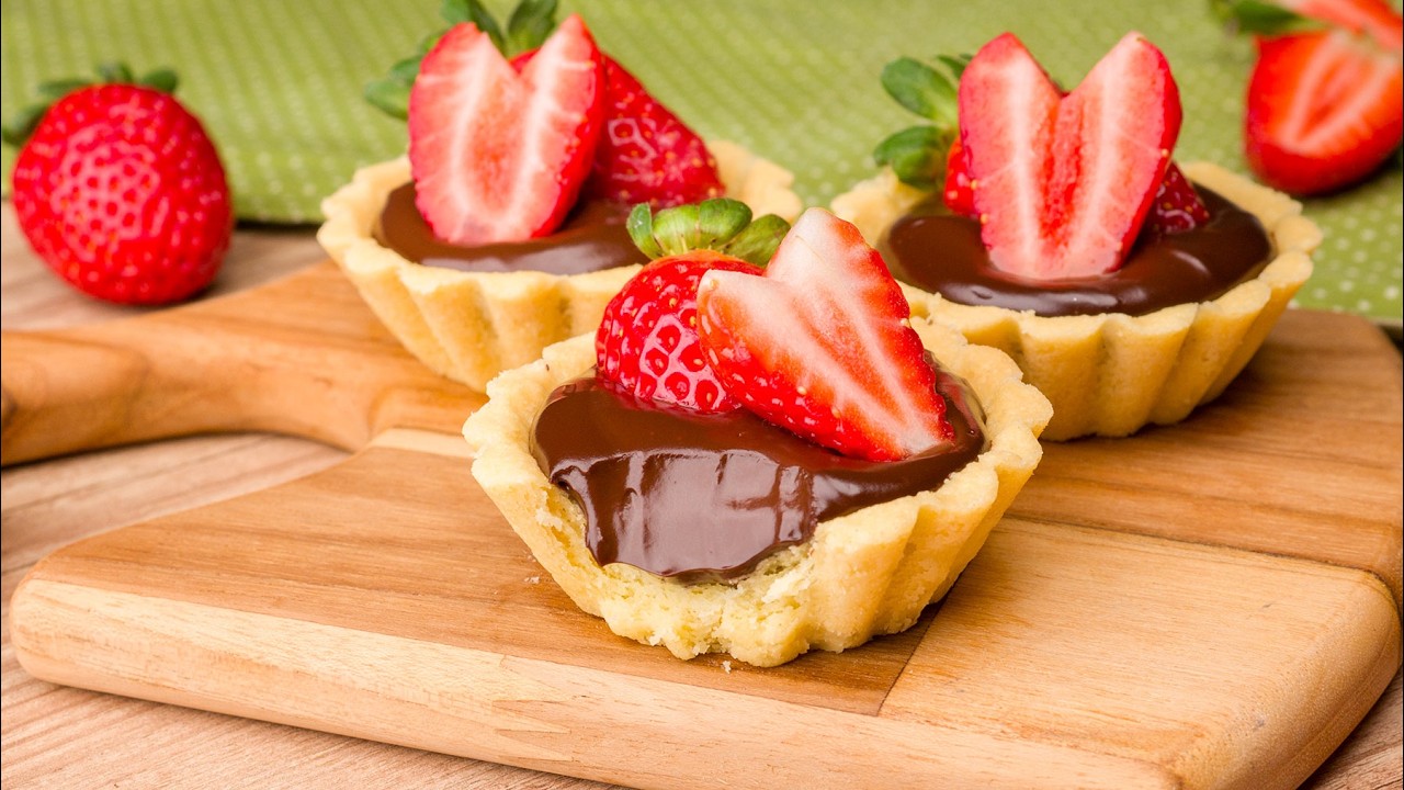 TORTINHA DE CHOCOLATE COM MORANGO PRONTA EM 10 MINUTOS FEITA NA AIRFRYER | Cook'n Enjoy 1596