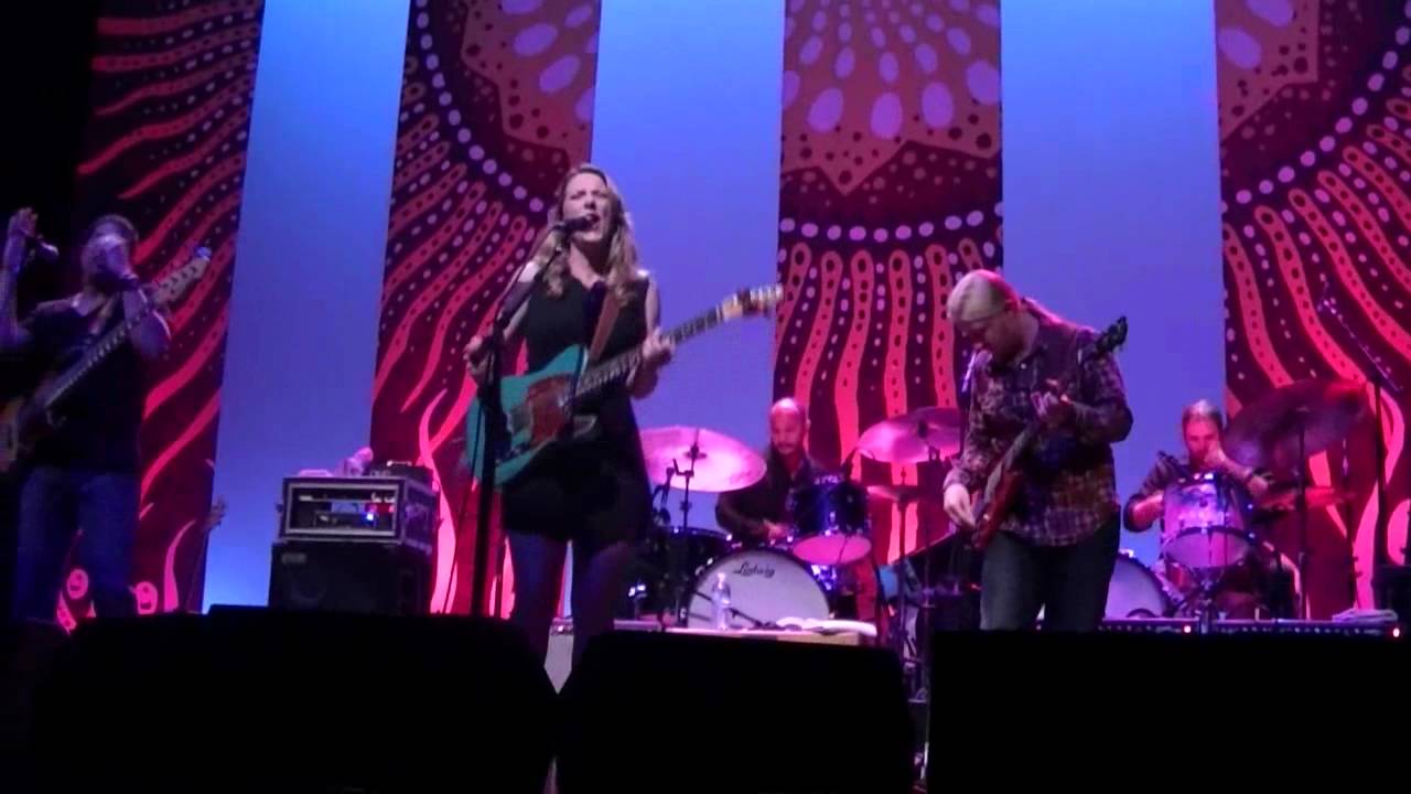 Tedeschi Trucks Band Everybodys Talkin Youtube 