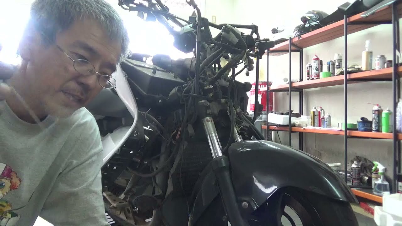 A day at the motorcycle shop: The seat won't open Repair - YouTube A day at the motorcycle shop: The seat won't open Repair - YouTube