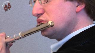 How to play wind tones on the flute