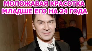 ЕЙ 29, А ЕМУ 53! Владимир Политов Впервые показал красотку жену и годовалого сына.