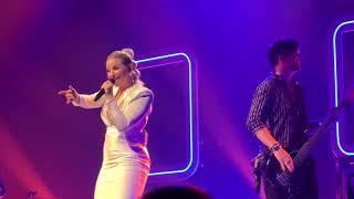 Beatrice Egli LIVE  Düsseldorf 20.04.2024 Mitsubishi Halle -  DAS WISSEN WIR NUR WIR ab 1:55