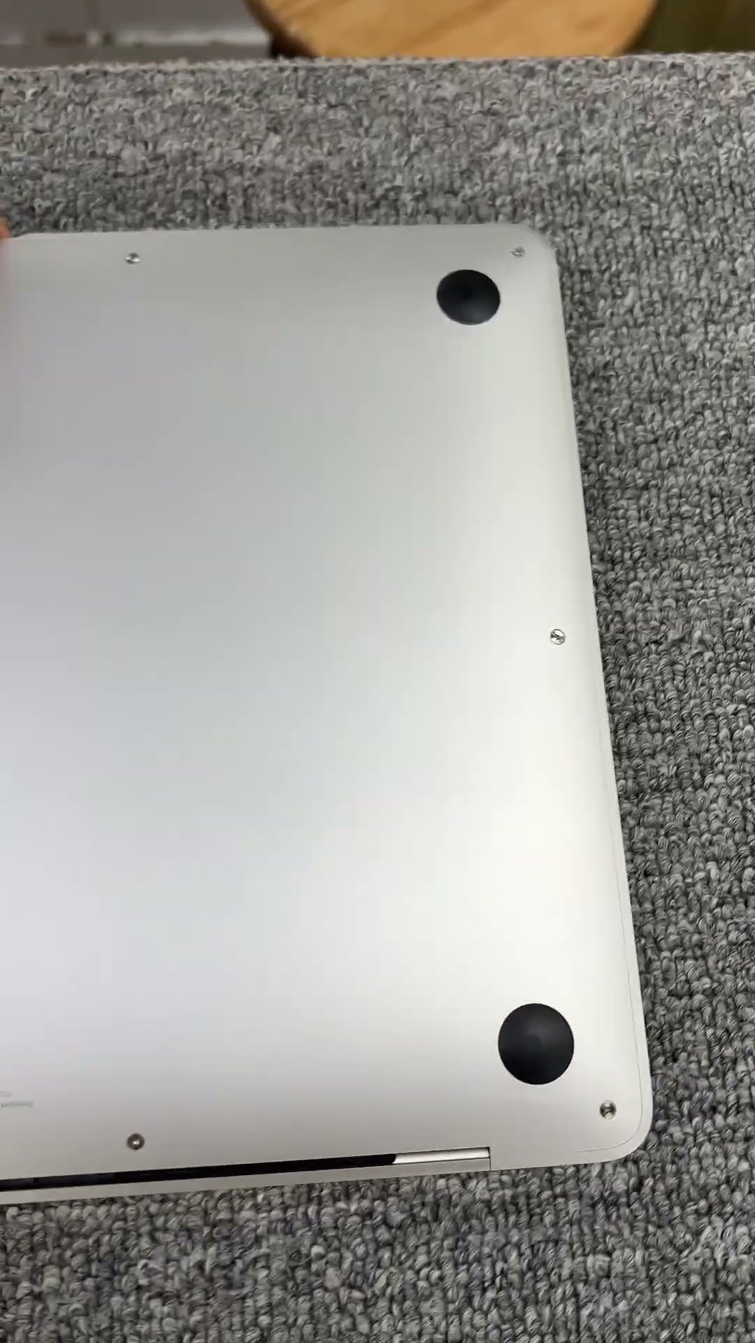MacBook Air 13” 2019 i5 8GB 256GB A1932 Silver color good