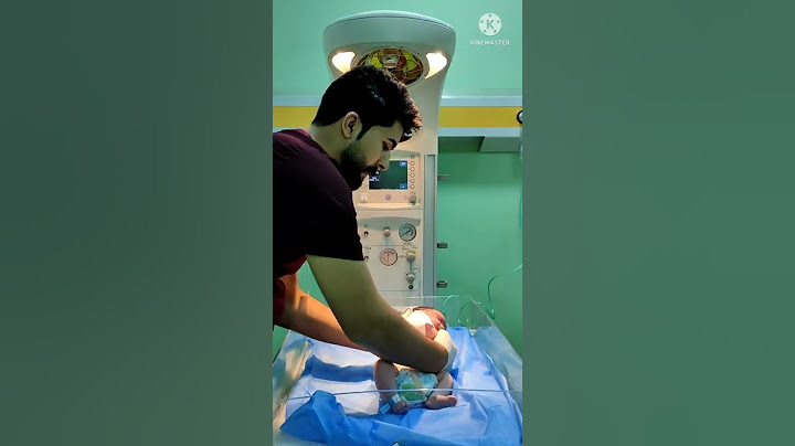 طريقة حمل الاطفال حديثي الولاده ♥️