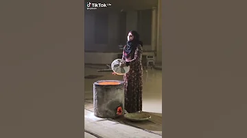 بنات اليمن صنعاء جميلات على الطراز القديم The Girls Of Yemen Sanaa Are Beautiful In The Old Style 