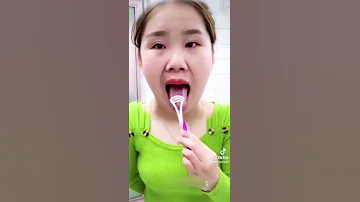 Щетка для чистки языка #shorts