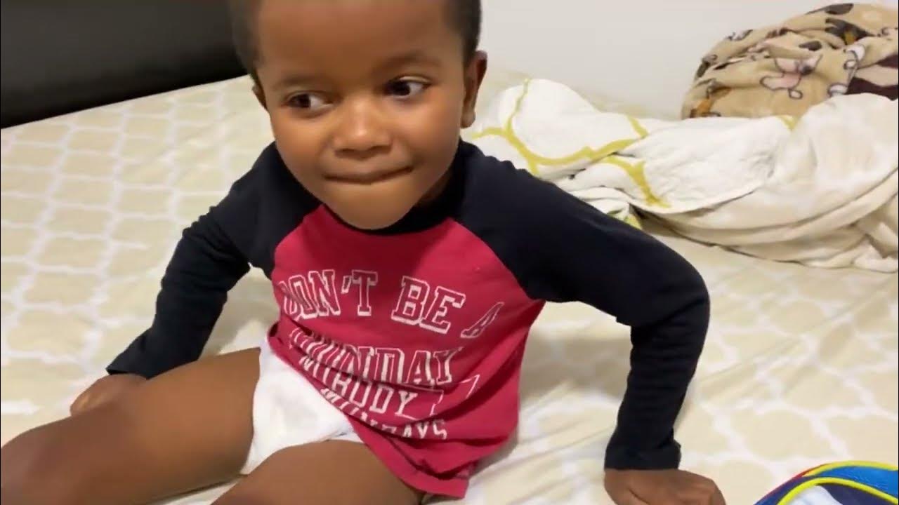 what-i-put-in-my-bag-watch-matthew-pack-his-bag-for-school-youtube