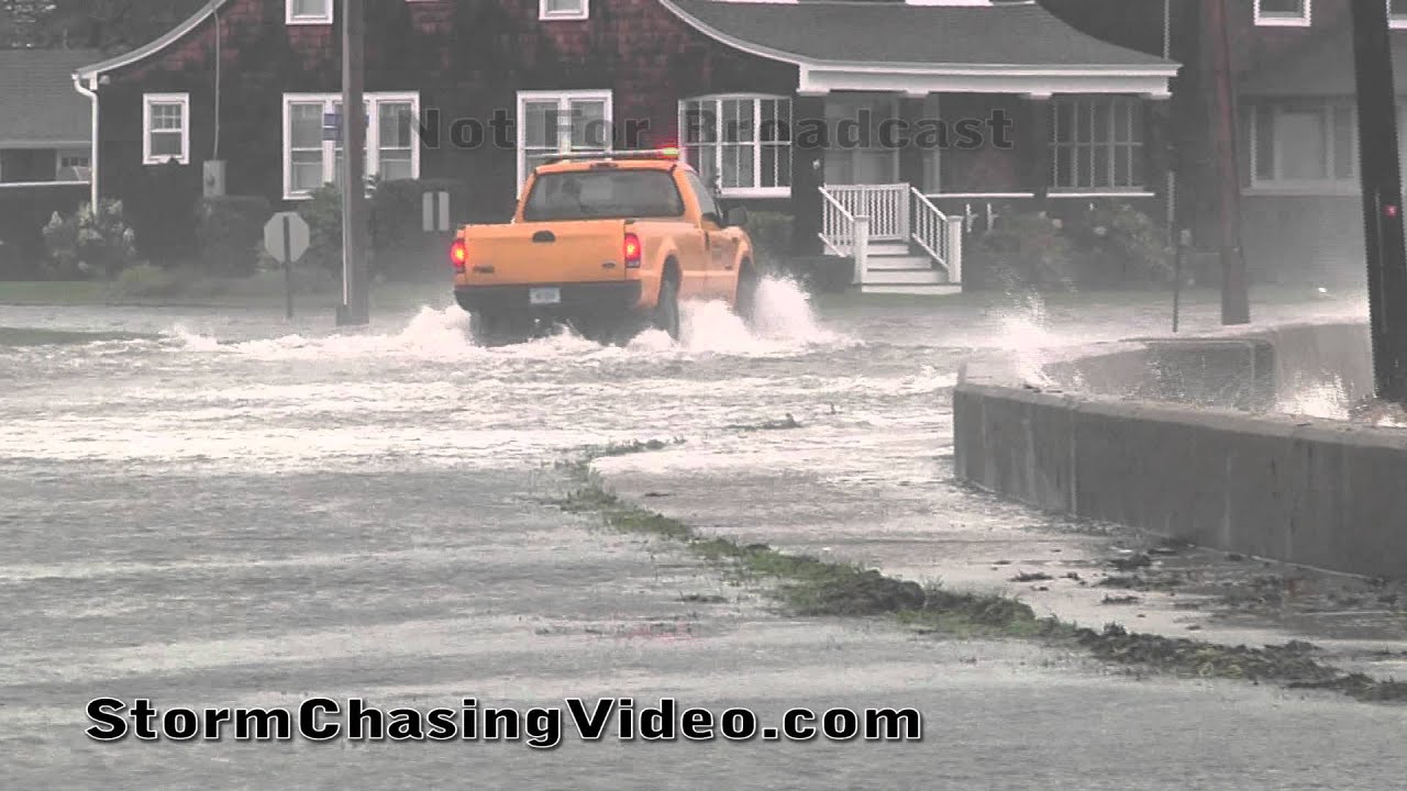 8/28/2011 Hurricane Irene Slams Into Groton, CT Long Point Shoreline.