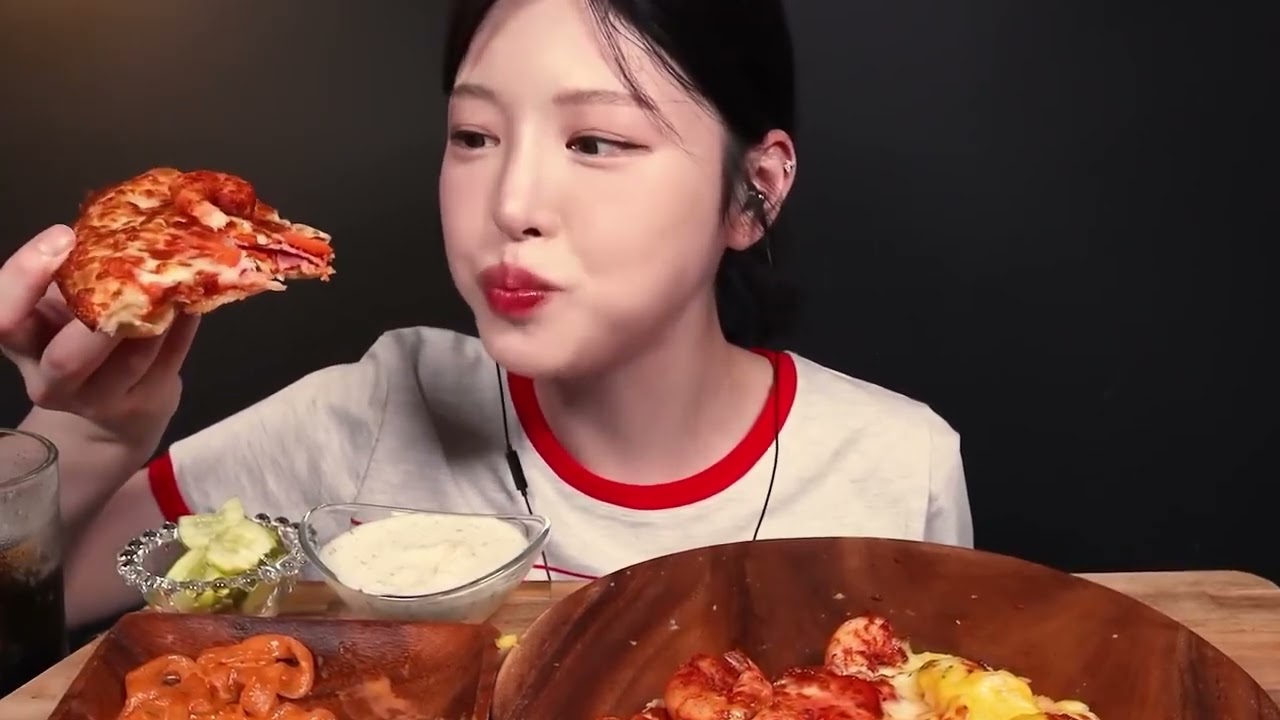 Carbo Buldak Noodles With Pepperoni & Sweet Potato  Pizza Mukbang ASMR 