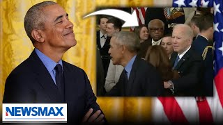⁣Body language expert uncovers Obama's deceptive tactics during his trip to the White House