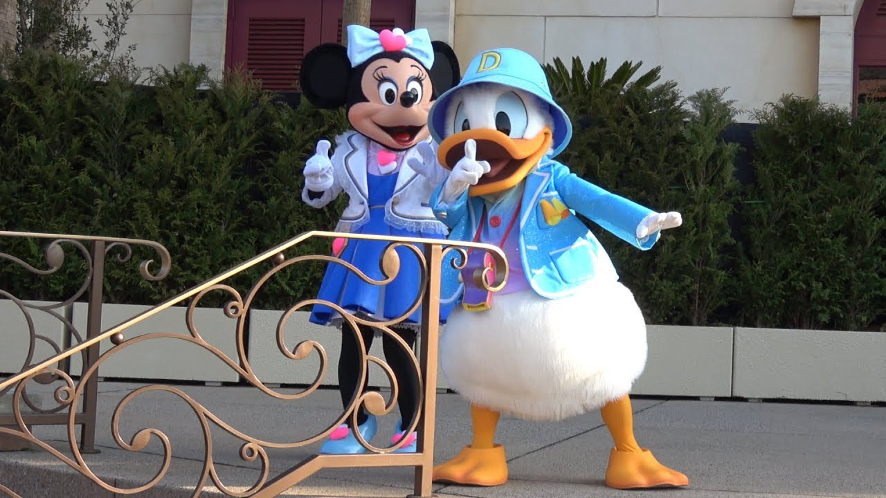 Tds ミッキーには内緒だよ 朝のエントランスグリーティングから ディズニーの仲間たち Please Secret To Mickey Disney S Friends Greeting Youtube Tds ミッキーには内緒だよ 朝のエントランスグリーティングから ディズニーの仲間たち Please Secret To Mickey Disney S Friends Greeting Youtube