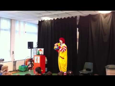 Afvalshow met Ronald Mac Donald