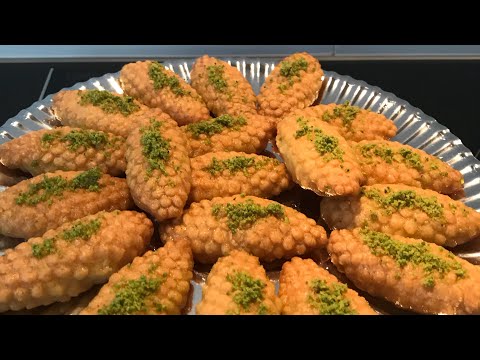 Talaş Böreği Tarifi - Milföy Hamurundan Tavuklu Bohça Börek. 