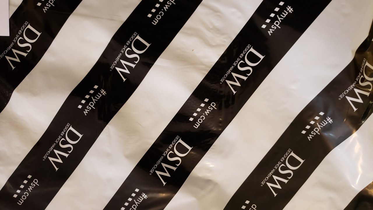 ladies red nike shoes