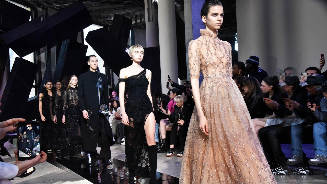 Shiatzy Chen | Fall/Winter 2024/25 | Paris Fashion Week - YouTube
