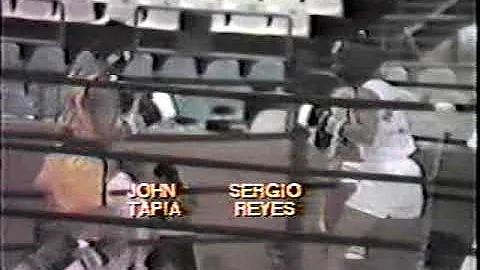 SERGIO REYES vs JOHNNY TAPIA - Amateur Boxing