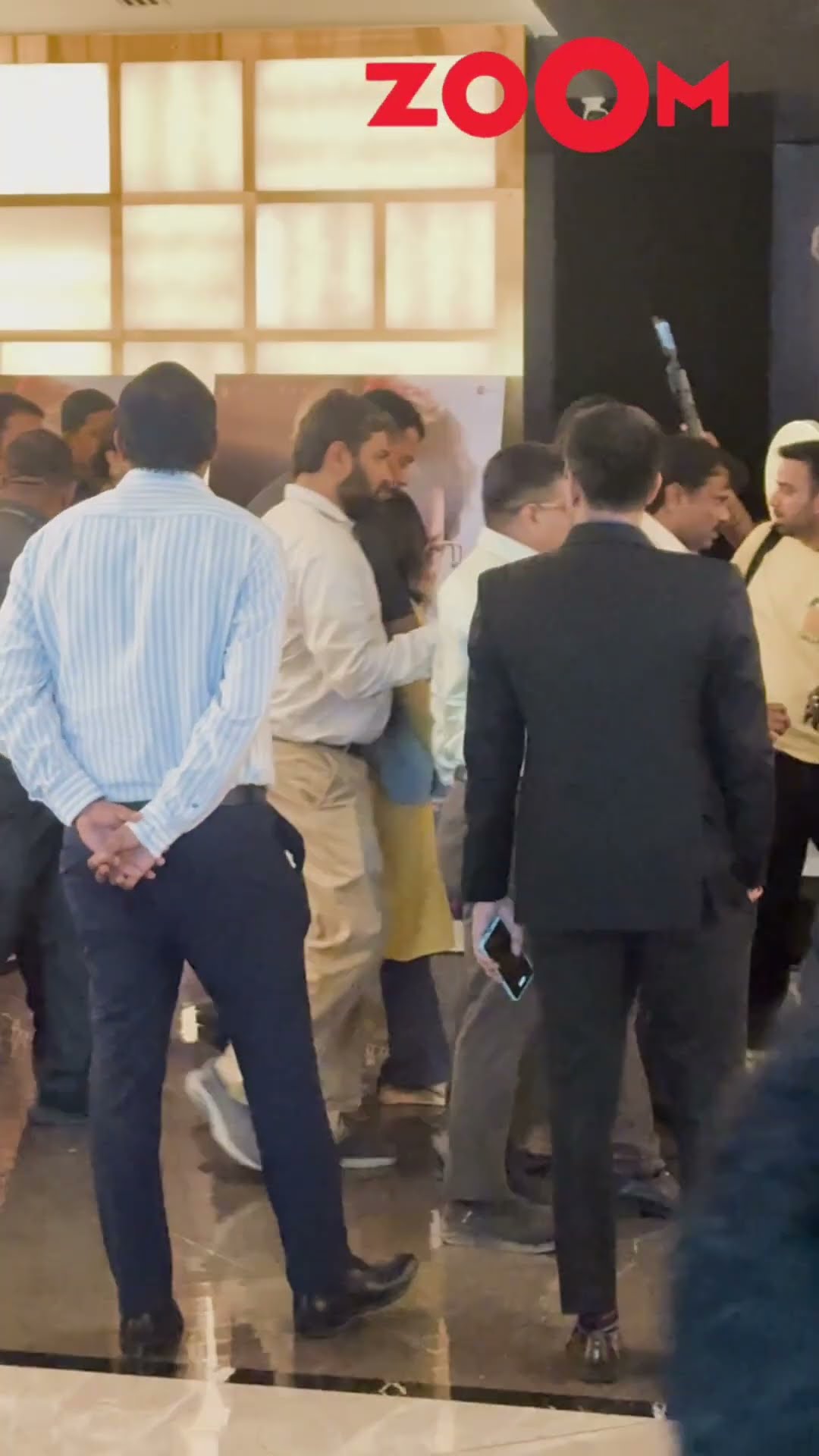 Kangana Ranaut ARRIVES with CM Fadnavis for the screening of her film Emergency ? #kanganaranaut
