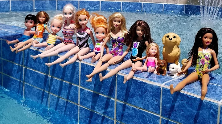 POOL ! Elsa and Anna toddlers - Barbie - boat ride...