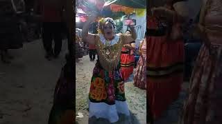 Paty disfrutando su fiesta de 50 aniv. en San Pedro Comitancillo, Oax.