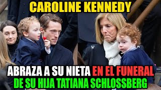 Download Lagu Caroline Kennedy abraza a su nieta en el funeral de su hija Tatiana Schlossberg MP3