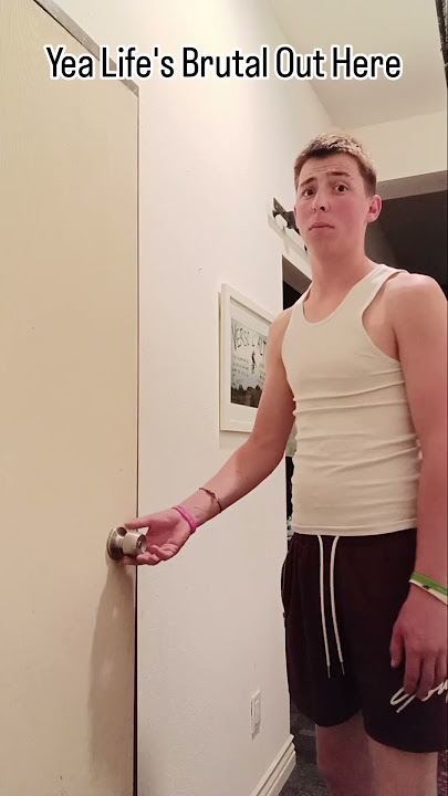 Left Handed Hate Is Getting Crazy #comedy #funny #relatable #entertainment #thelouis #lefthanded