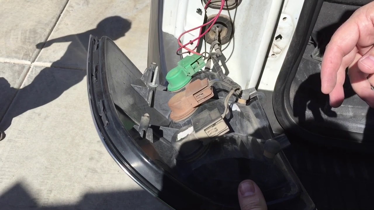 Tail Light Bulb Replacement 2004 Mercury Mountaineer You Tail Light Bulb Replacement 2004 Mercury Mountaineer