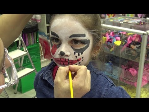 Lina Cadı Makyajı Yapıyor  | Funny Kids Video