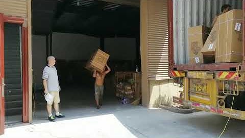 Loading containers for customers in Yiwu,China
