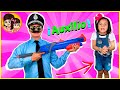 AUXILIO! UN POLICIA NOS PERSIGUE | Las Leoncitas Kids